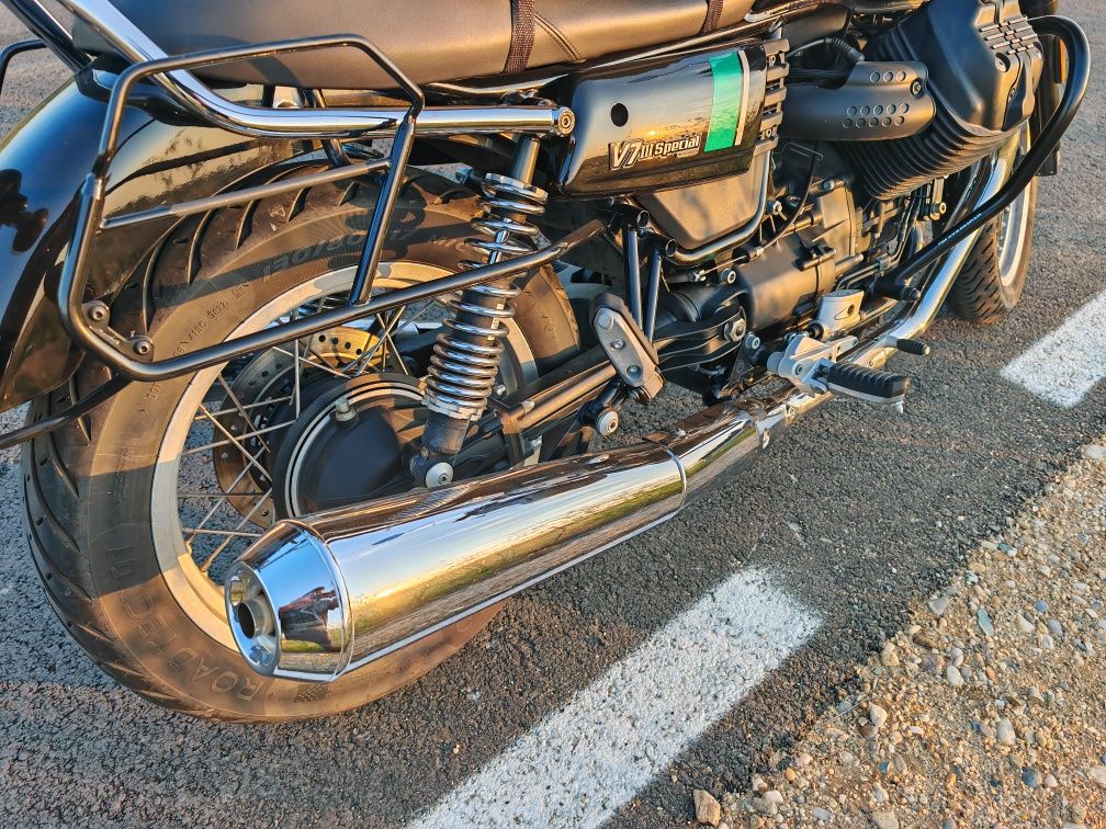 Vând Moto Guzzi V7 III Special , model 2017, ABS , ASR , cardan