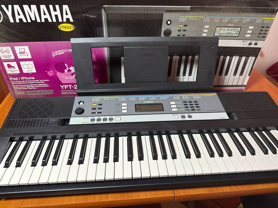 Orga yamaha ypt 240