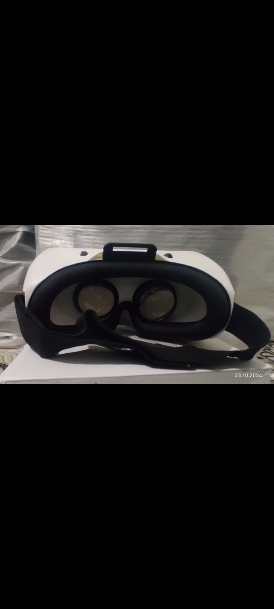 Джойстики и vr очки.