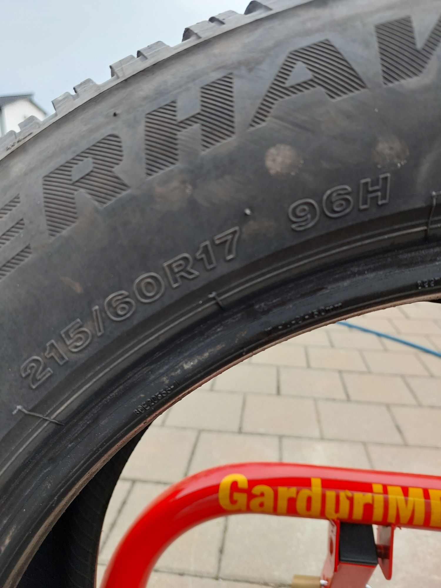 Set 4 anvelope iarna Firestone "Winterhawk 4" dim 215/60/R17/96H