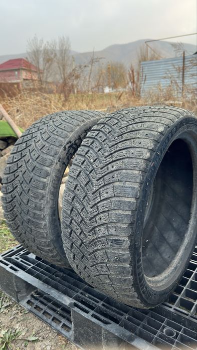 Продам пару зимних шин 225/45/17