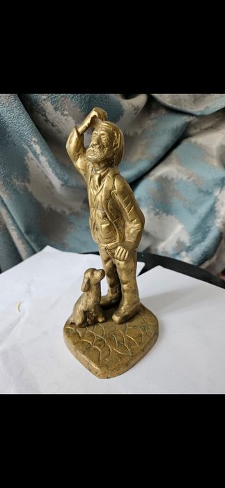 Statueta batran și caine din bronz