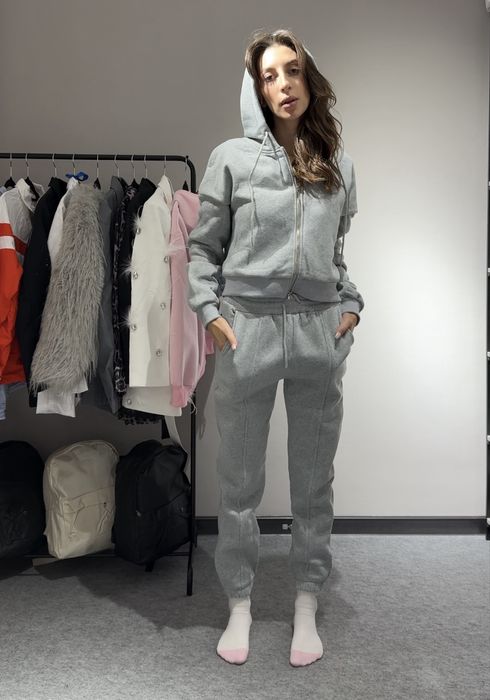 Продам спортивный костюм