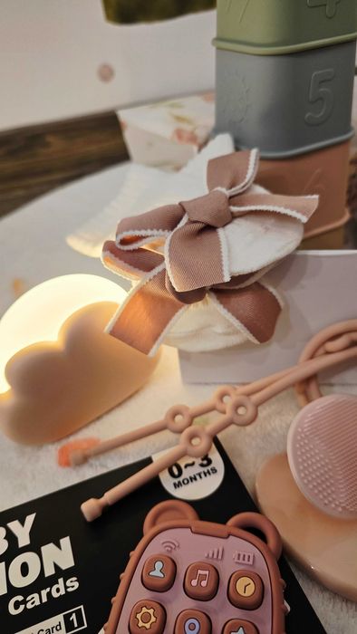 Baby box complet • Jucarii + ingrijire + decor