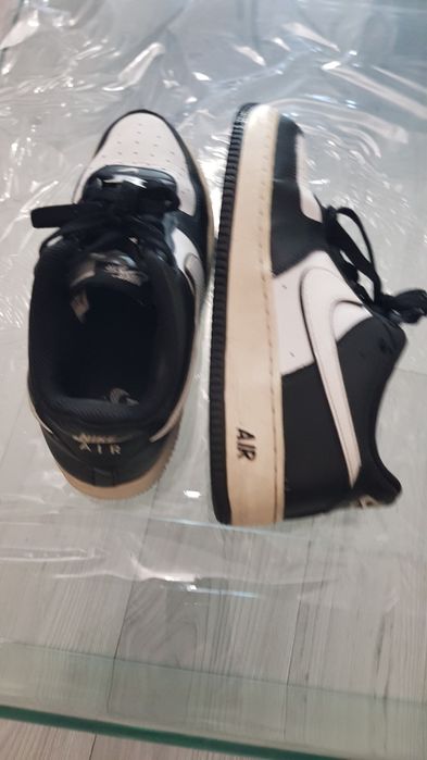 Vand adidasi Nike de barbati nr 40.