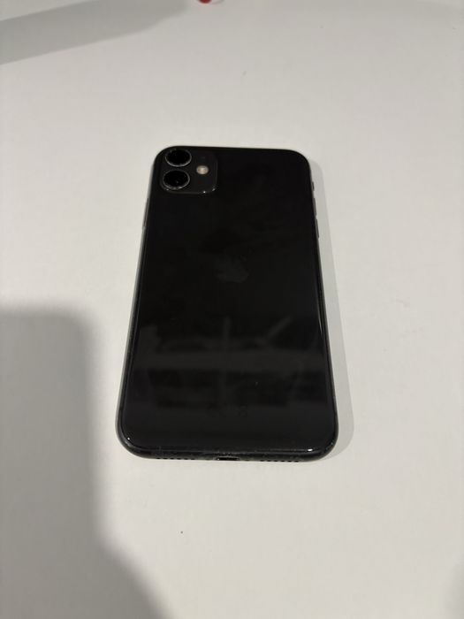 Iphone 11 negru.