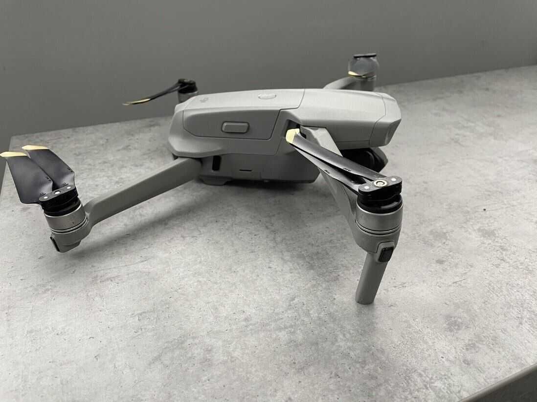 Дрон DJI Mavic AIR 2