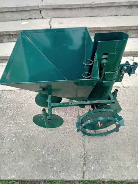 Plantator NOU de cartofi pentru motocultor