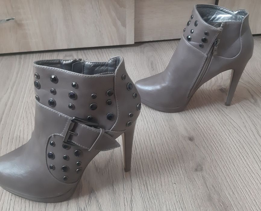 Vând botine damă