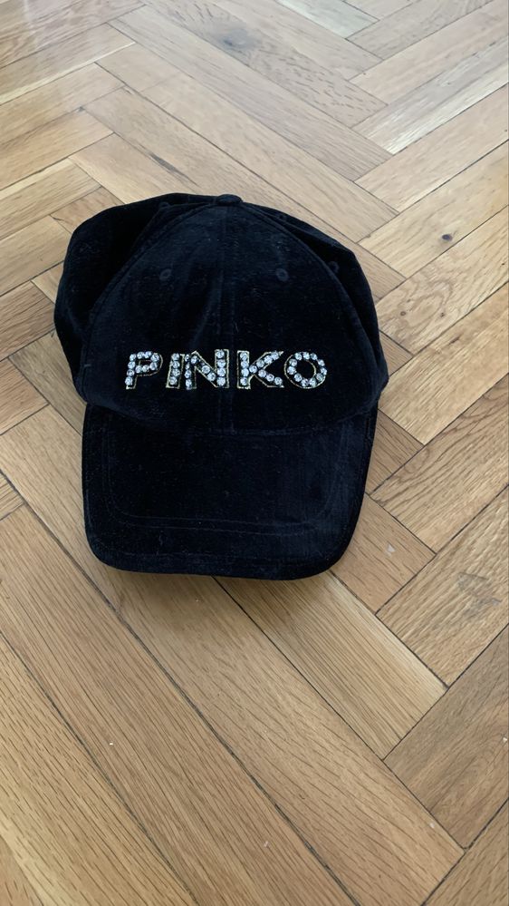 Pinko шапка с козирка