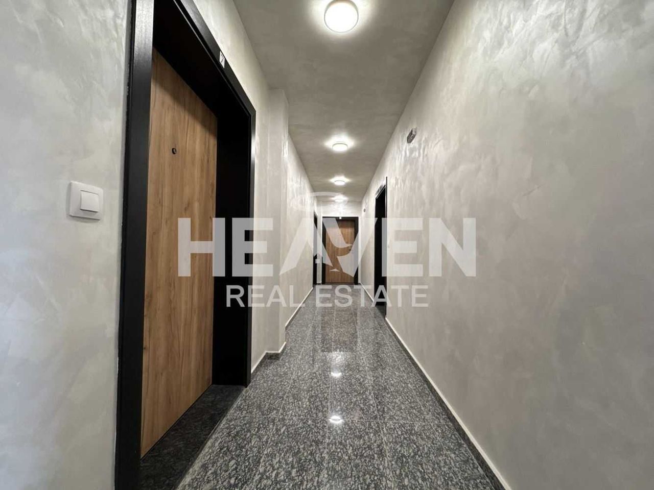Продава се Двустаен апартамент в Пловдив, Център - 68 кв.м за 1353 €/кв.м - Снимка #9