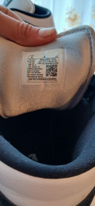 Vând adidasi jordan