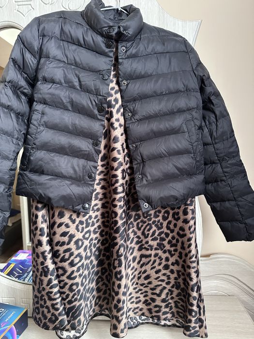 Куртка пуховик черный качественый короткий ,