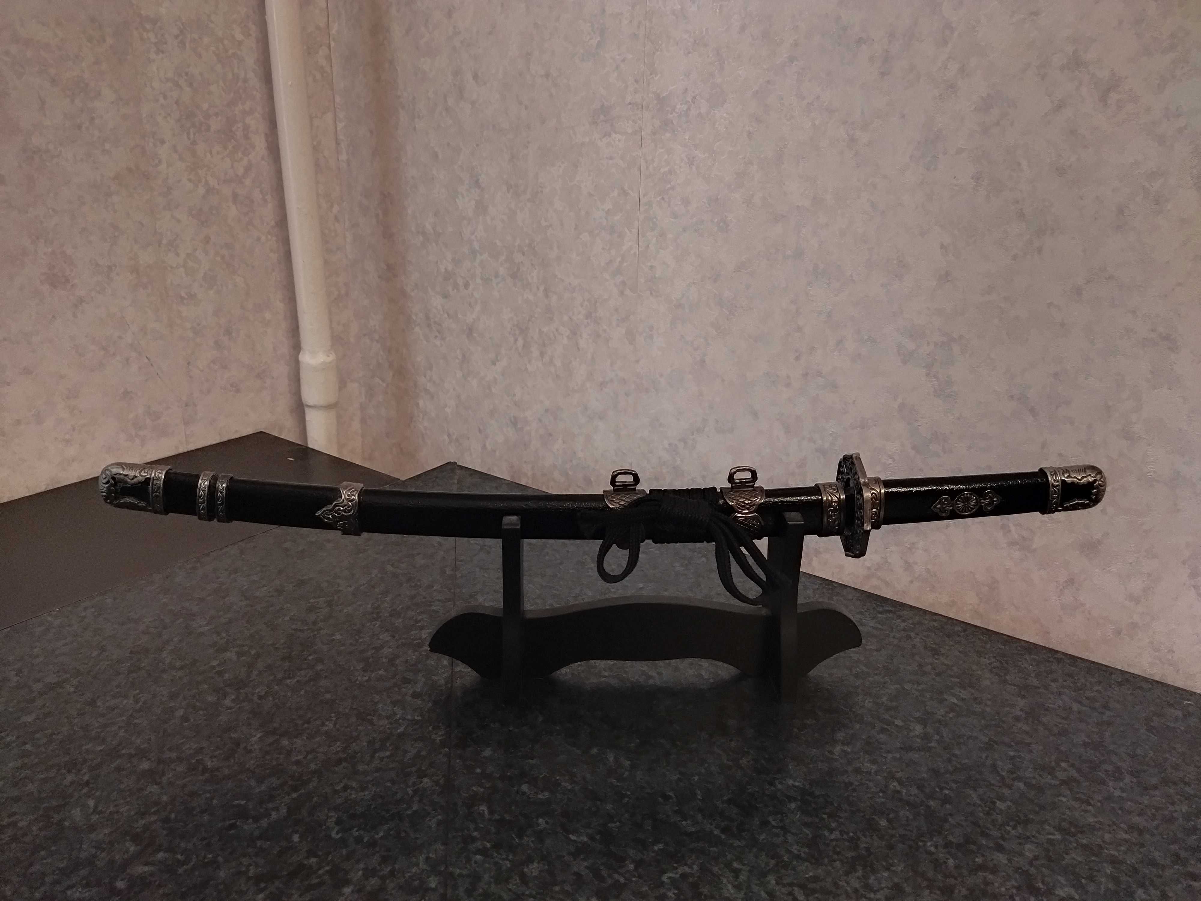 Вазы (Индия),латунь,советское время+сувенир "Катана" (Пекин),оригинал.