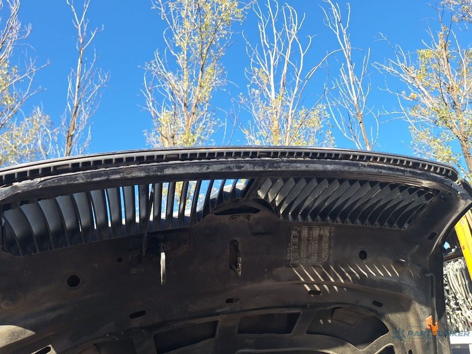 Grila capota SKODA OCTAVIA 1Z3 2004 - 2008