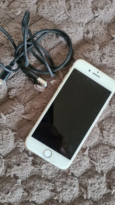 Продаю айфон 7, в хорошем состоянии, зарядка100%.