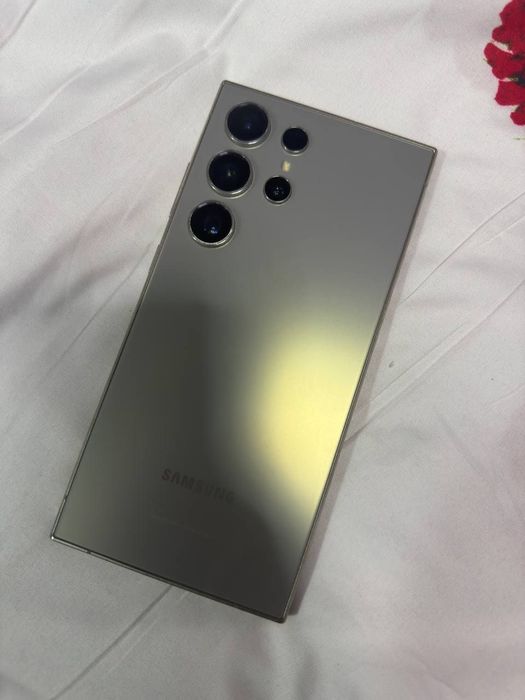 S24 ultra holati yaxshi.