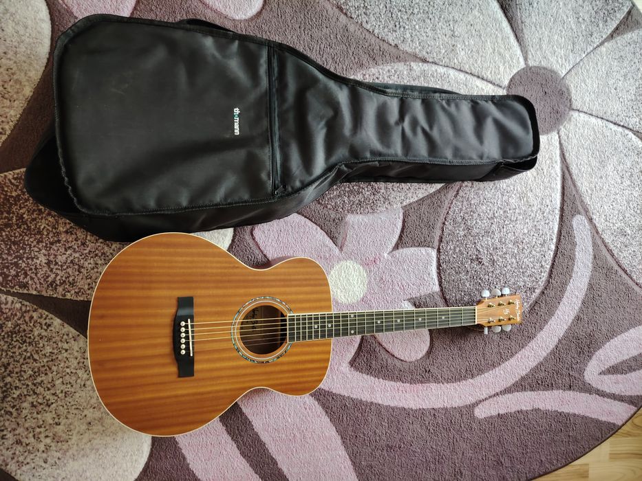 Vând chitară Harley Benton