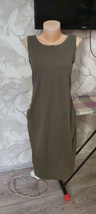 Платья  женские костюмы разные