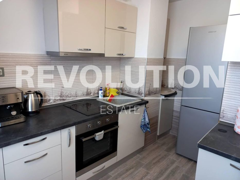 Дава се под наем Тристаен апартамент в Варна, Лятно кино Тракия - 110 кв.м за 1000 € - Снимка #4