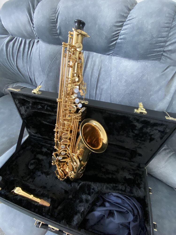 Saxofon Jupiter JAS-1167 GL stare aproape nou (fara schimburi)