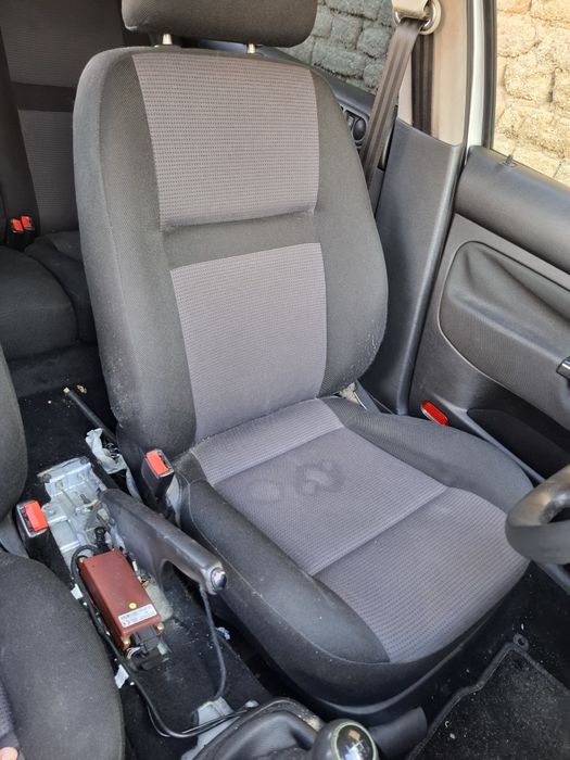 Комплект седалки за vw golf 4