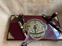 Set de instrumente de scris in caseta de lux decorata cu aur - Credan