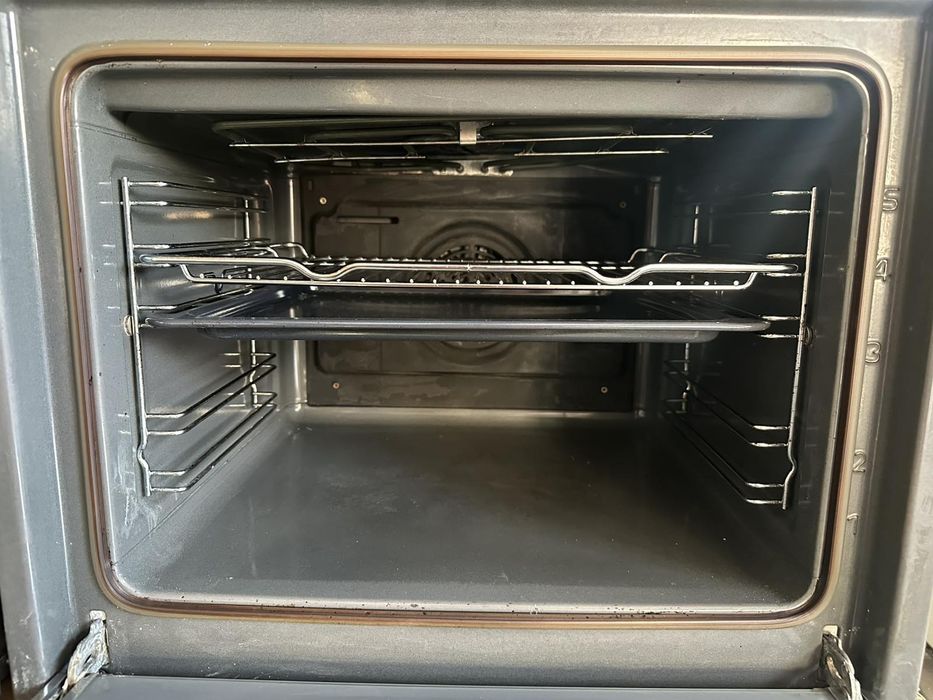 Печка +гаранция. SIEMENS. Керамичен плот. Конвекция.  Доставка в София