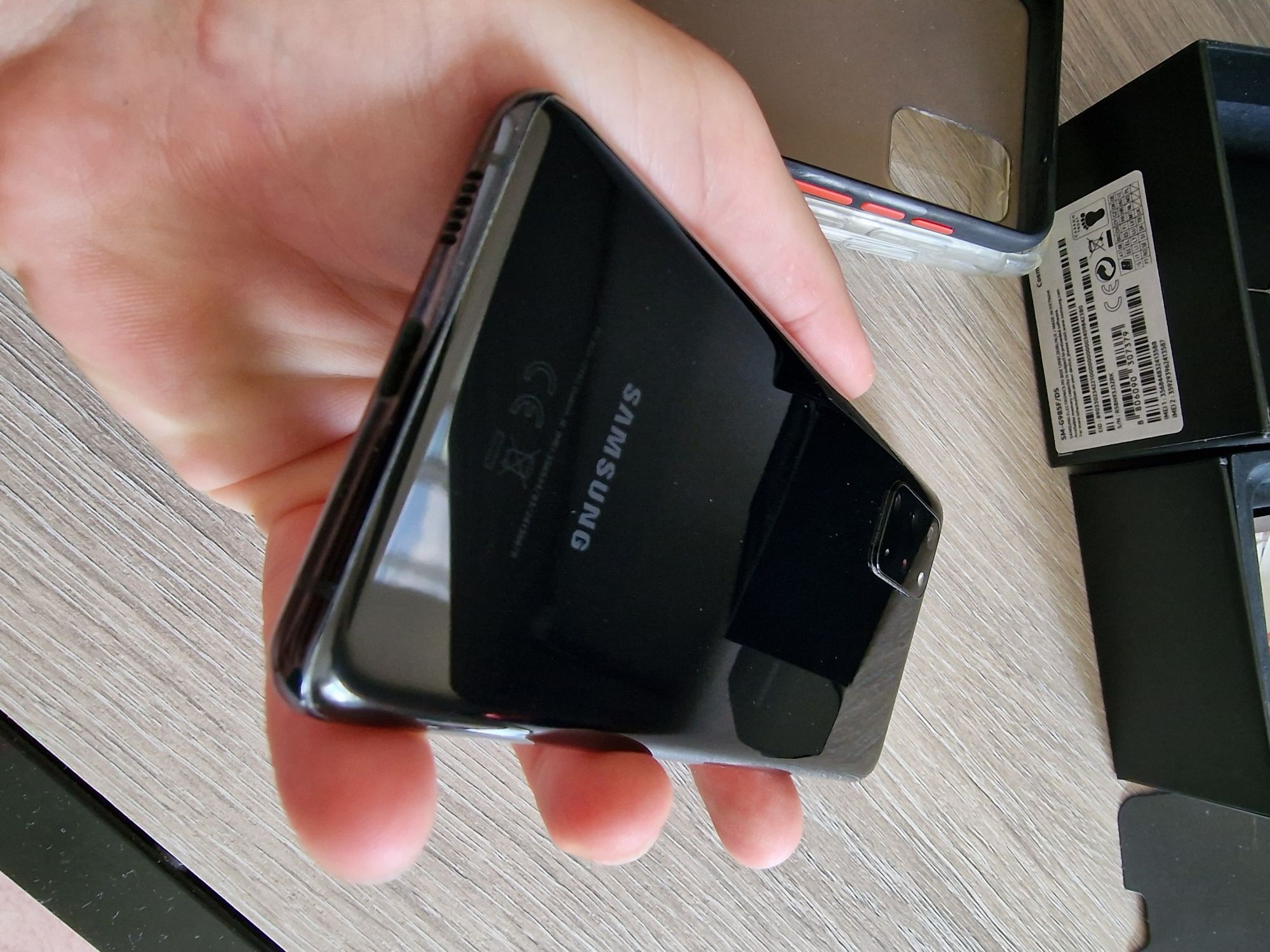 Telefon Samsung Galaxy s20+, 128 gb, dual sim 8gb ram display defect