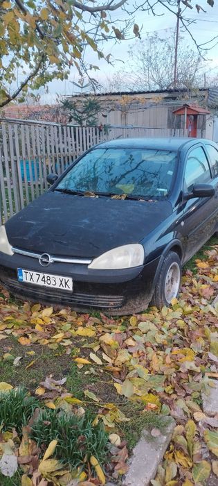 Продавам Корса Ц 2003