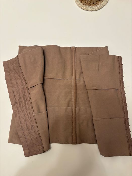 Corset postnatal cezariana