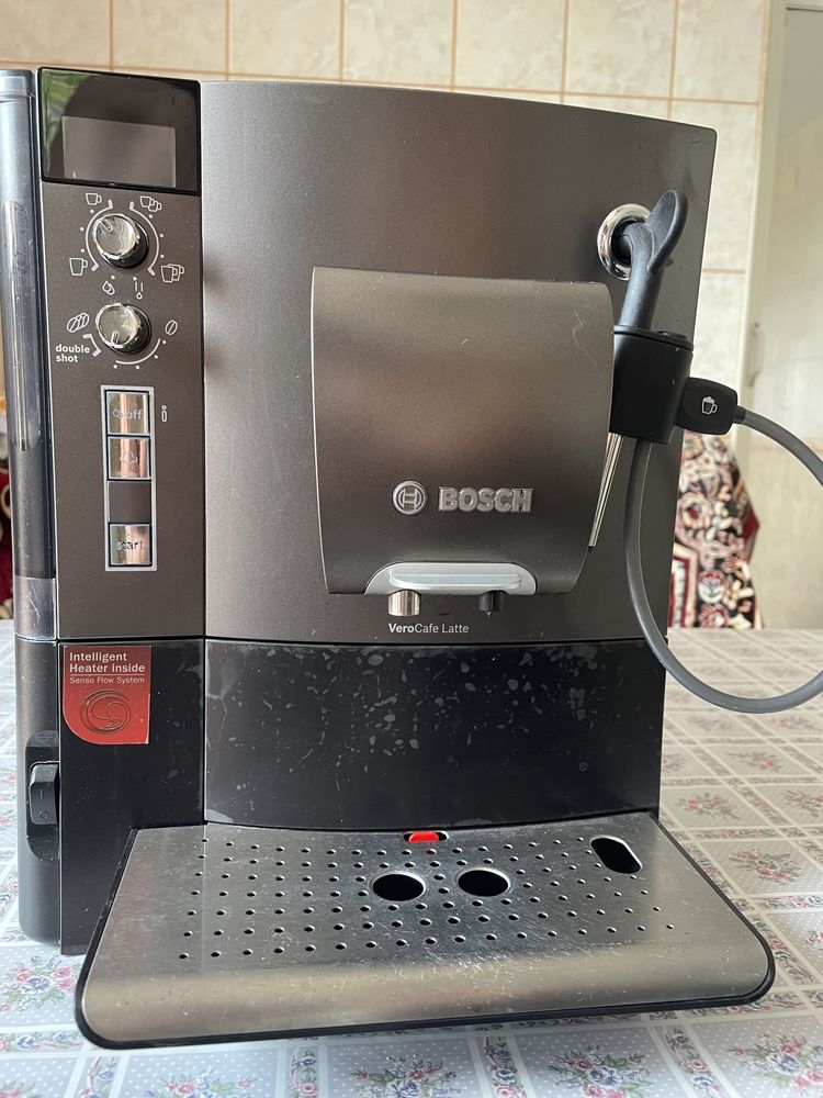 Vând espressor automat Bosch