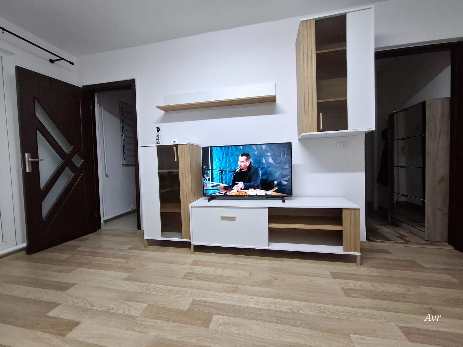 Apartament Valea roșie parter intrare balcon