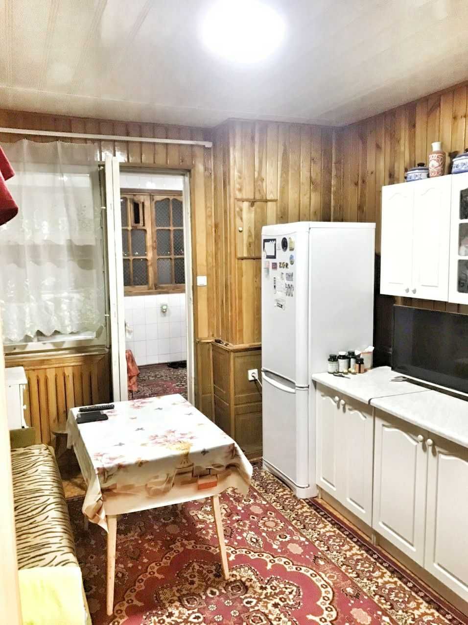 Олий Мажлис рўпарасидаги (Дружба Народов) квартира ижарага берилади