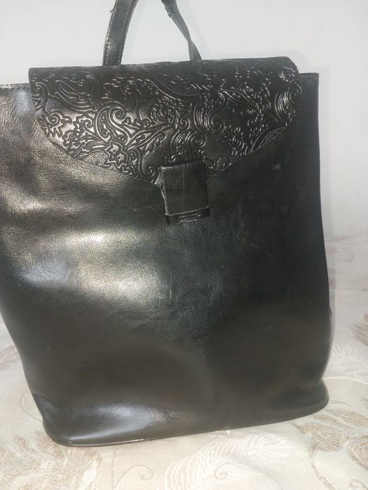 Рюкзак из натур.ЧИСТОЙ КОЖИ . Турецкое произв.Ниже себест.,почти нов