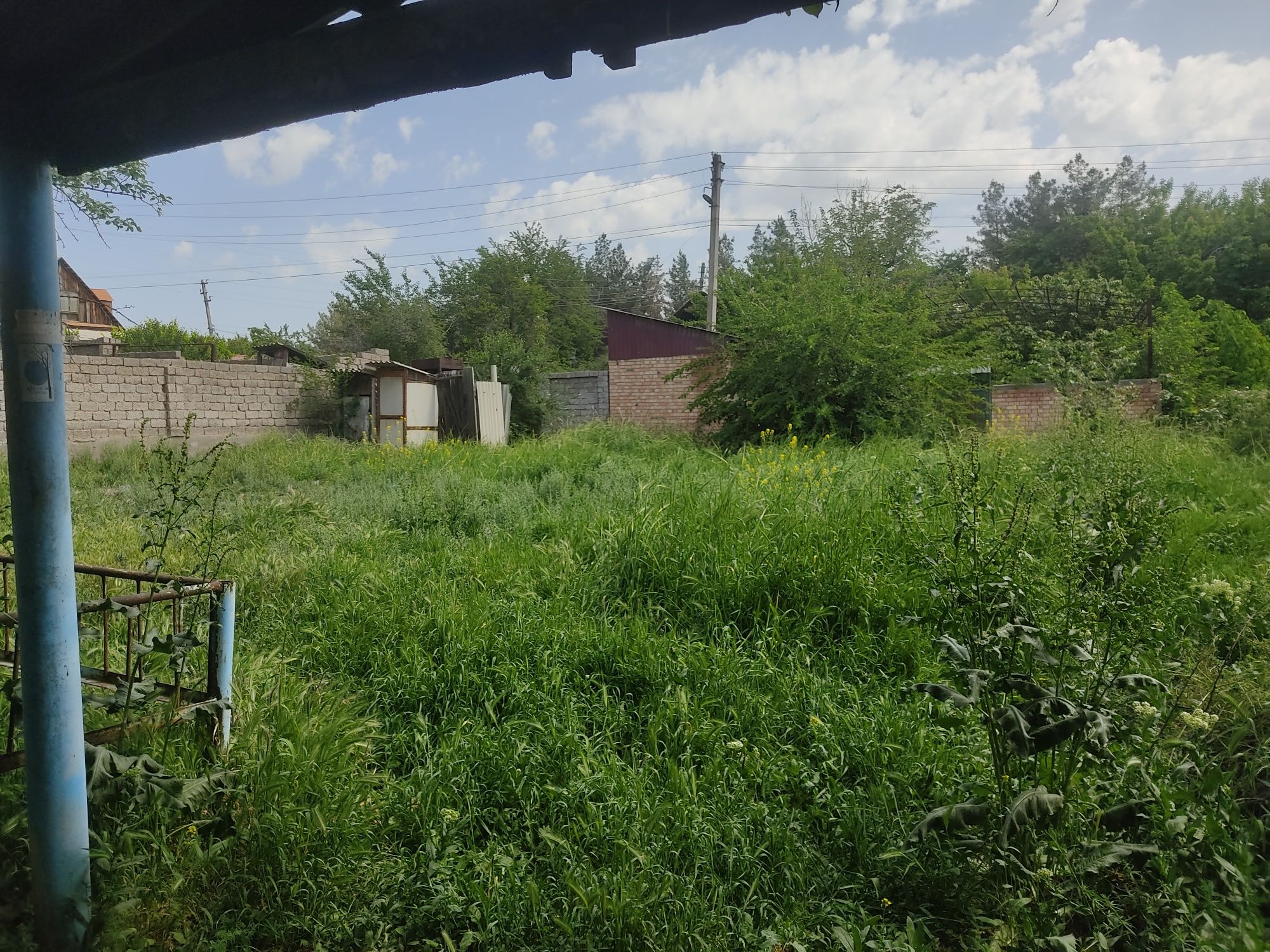 Продается дача в пос.Навбахор, Паркенским районе