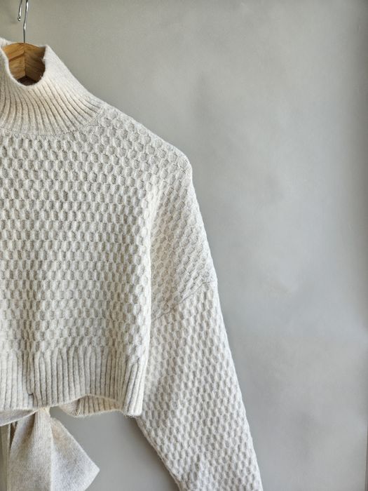 Pulover Zara - spate gol