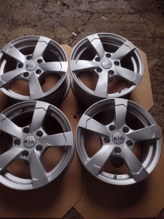 Перфектни DBW 15-5x114.3 ET45 6.5j Kia Ceed