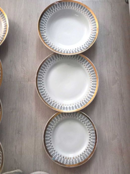 Сервиз за хранене ретро/винтидж чинии