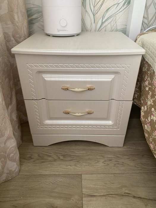 Продам прикроватные тумбы