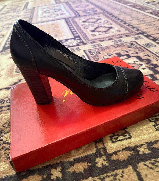 Туфли женские, в коробке