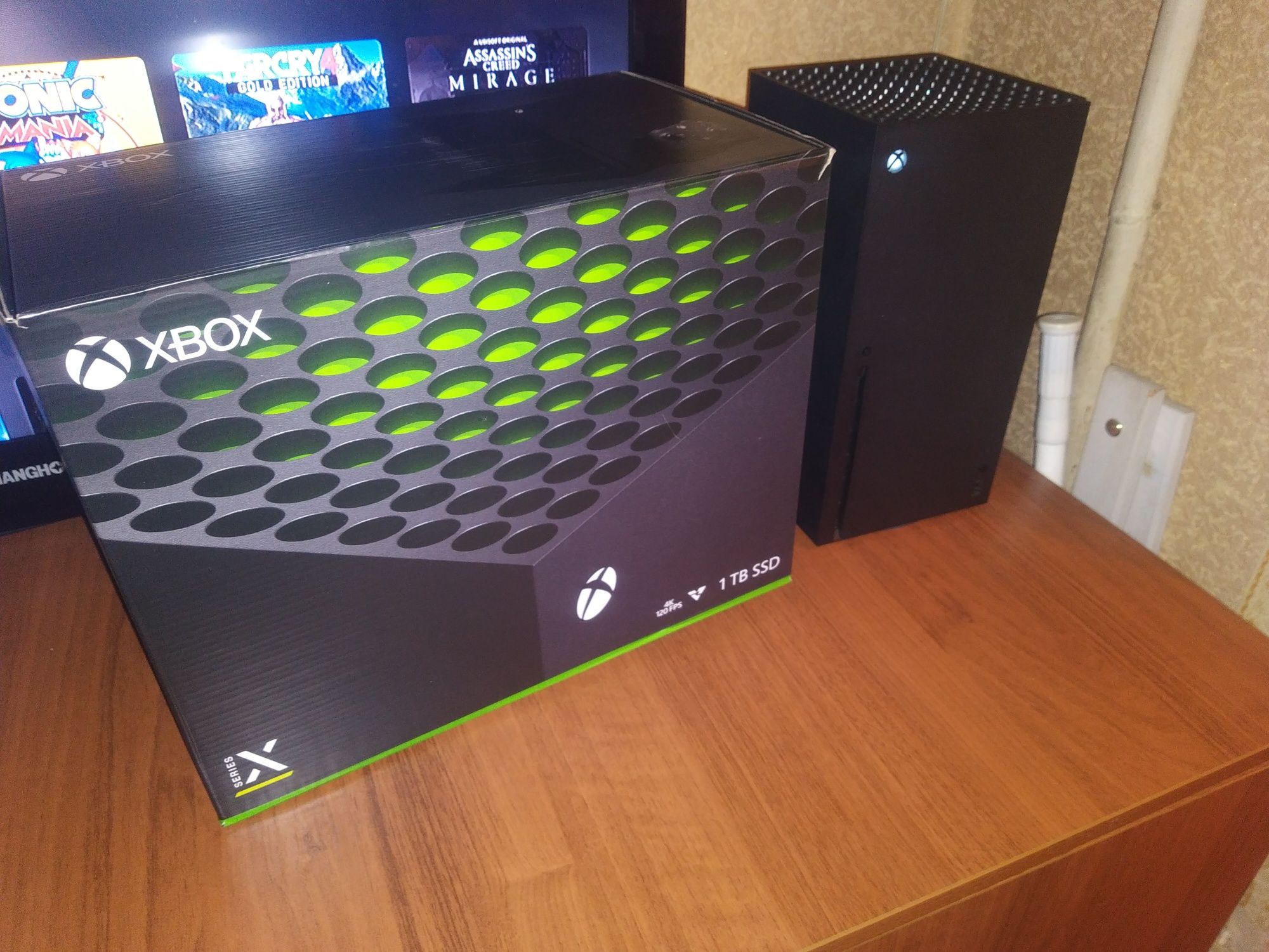 Xbox series X в отличном состоянии читать описание.