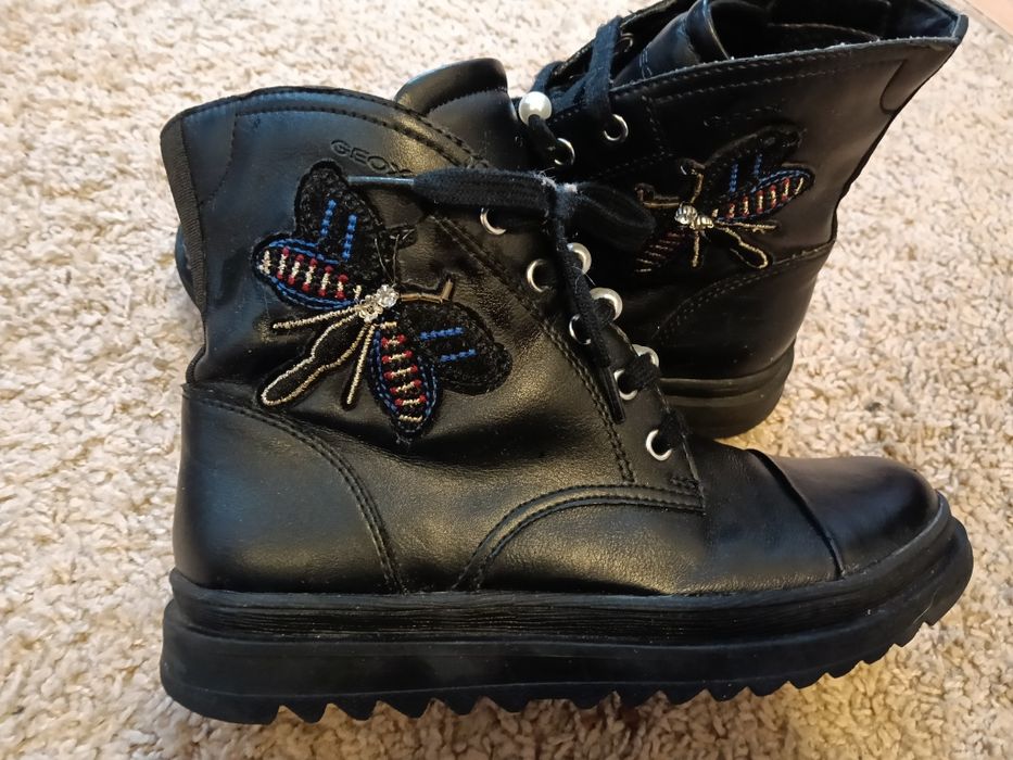 Ghete de fete Geox.
