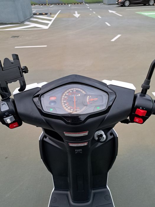Scuter Keeway Huricane 50