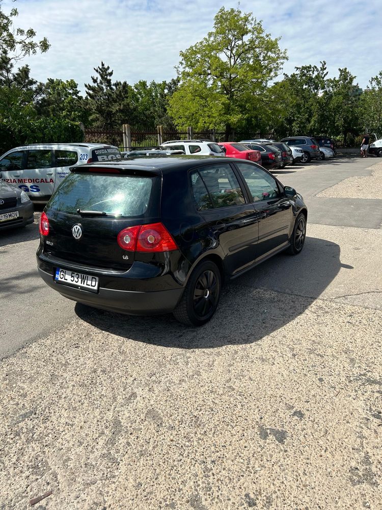 Vand Golf 5 1.6 benzina