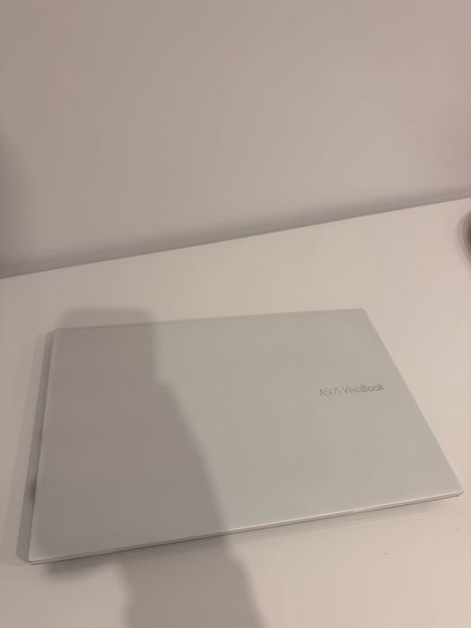 Laptop Asus vivobook 16