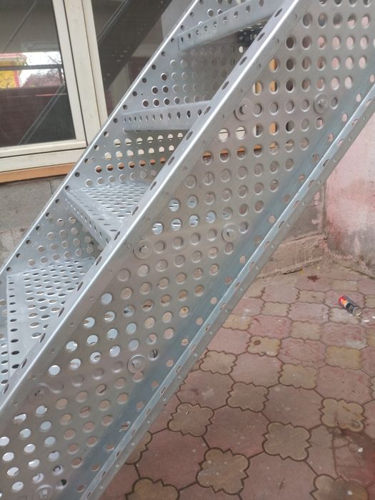 Scari metalice industriale