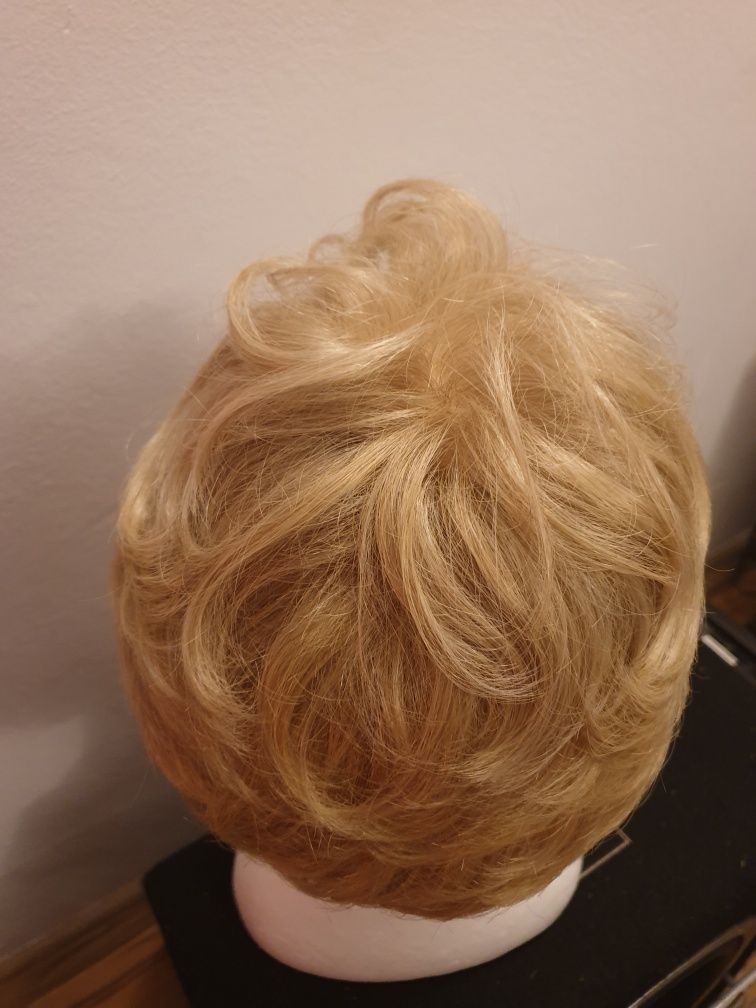Perucă Păr Natural Gisela Mayer nouă !!!