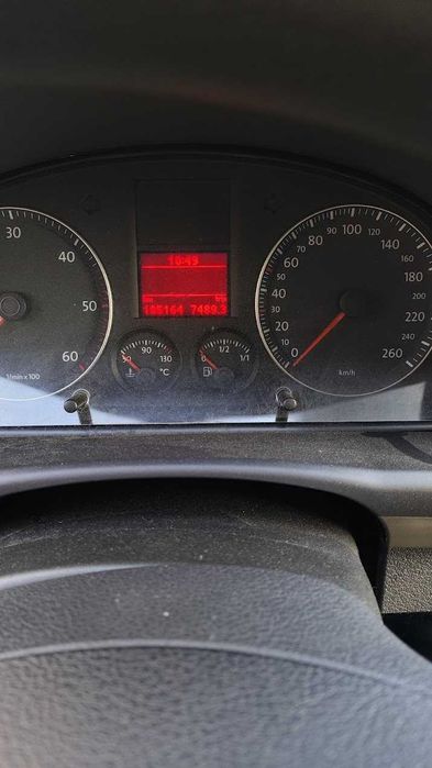 Vw touran 1.9 diesel bxe in stare foarte buna