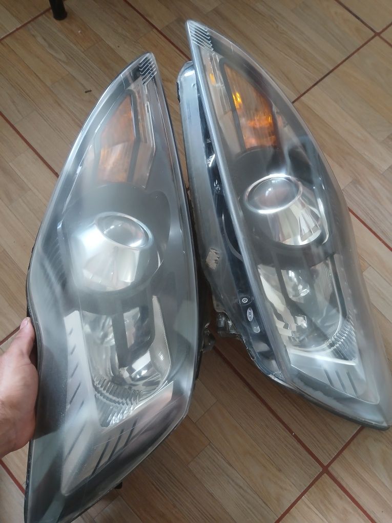 Faruri ford focus 2 cu lupa și xenon